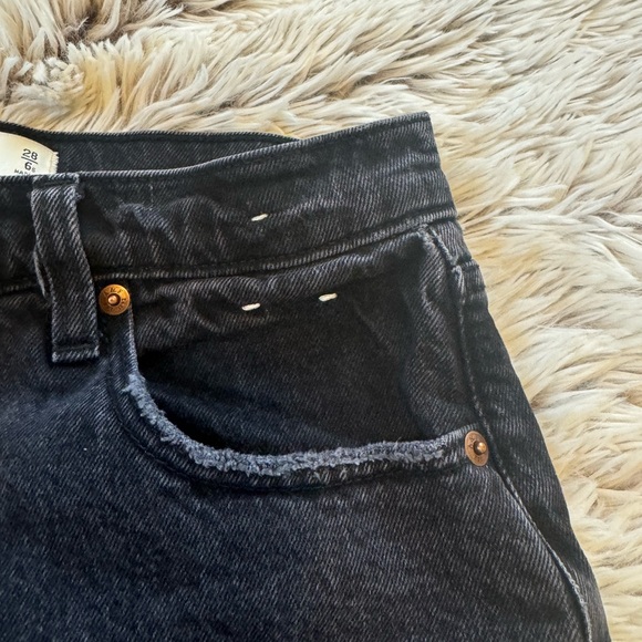 Abercrombie and Fitch 90s Straight Ultra High Rise Black Jeans - Picture 3 of 7